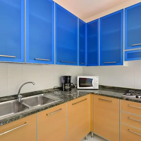 Spacious Flat For Groups With Balcony דירה ליגננו סביאדורו