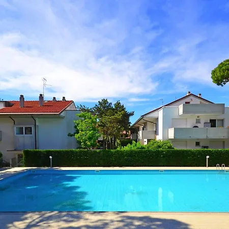 Apartment Spacious Flat For Groups With Balcony *