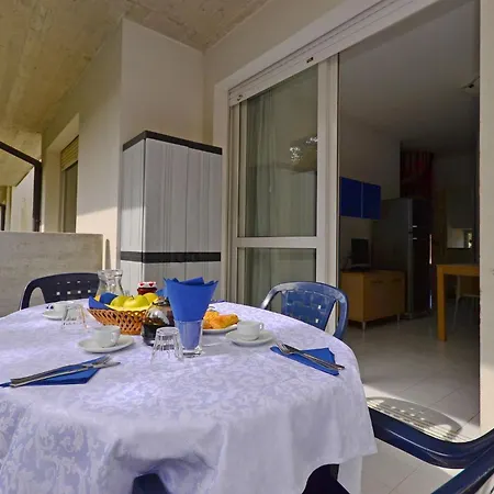 Spacious Flat For Groups With Balcony *