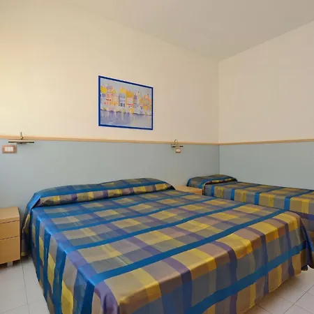 Spacious Flat For Groups With Balcony *
